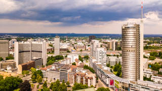 Skyline der Stadt Essen, mit dem RWE Turm